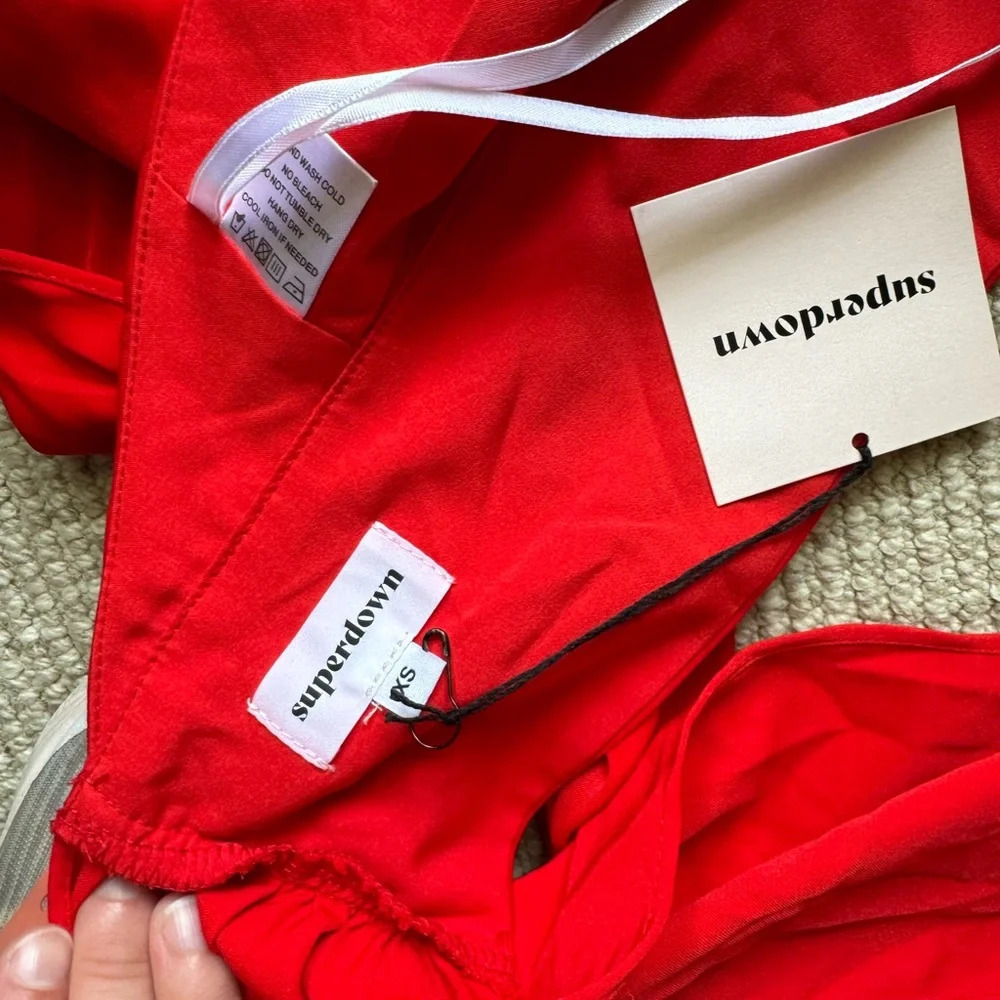 Super down red wrap top❤️ - Picture 3 of 3